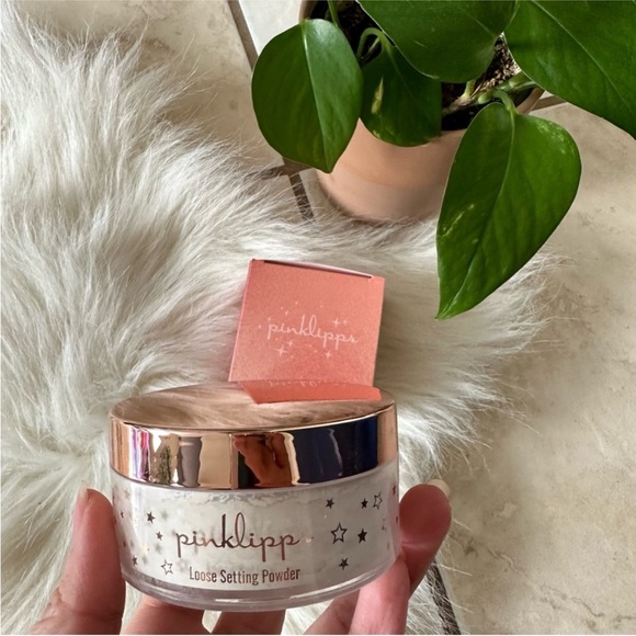 Pink Lipps Loose Setting Powder - Picture 4 of 5